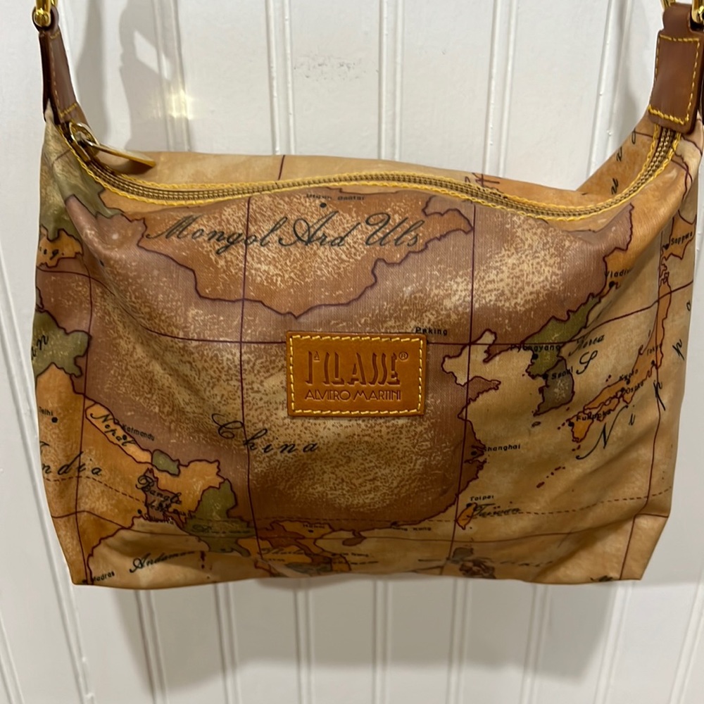 1 Classe Geo Classic Mini Crossbody Bag